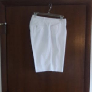 GAP Walking shorts sz 12 white